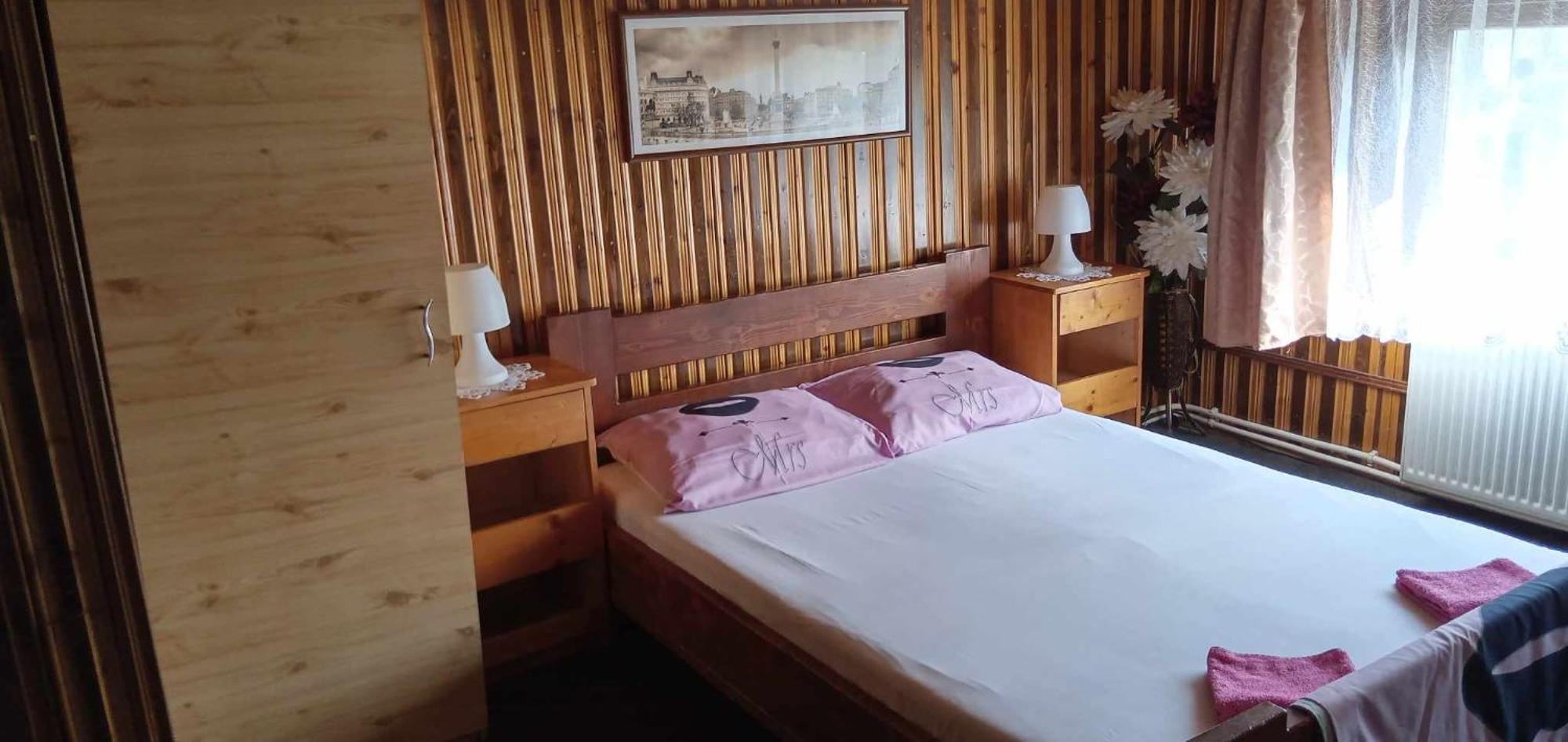 Hostel Intim 95 Ron Birlad Bagian luar foto